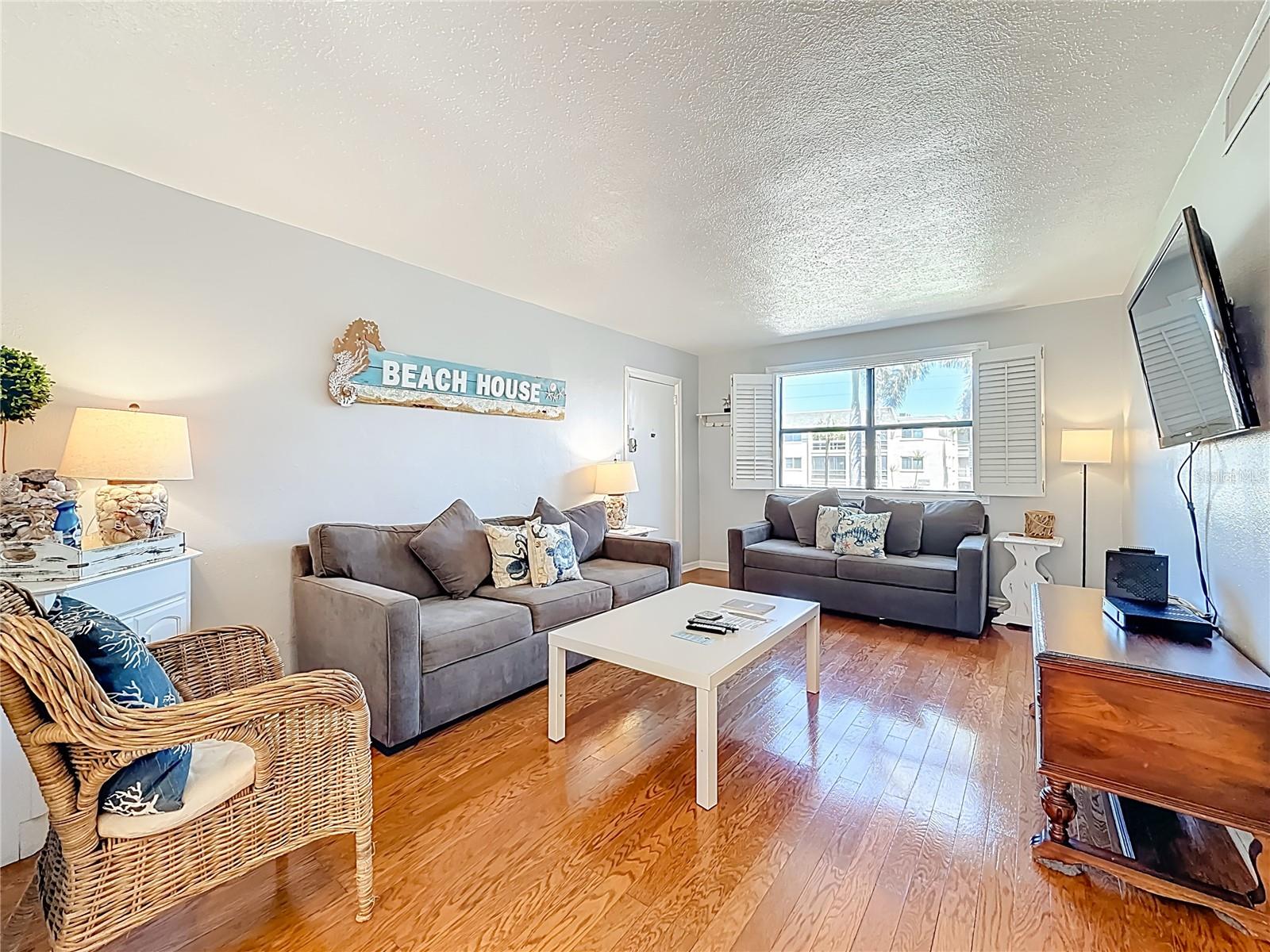 Listing photo id 8 for 6700 Sunset Way 604