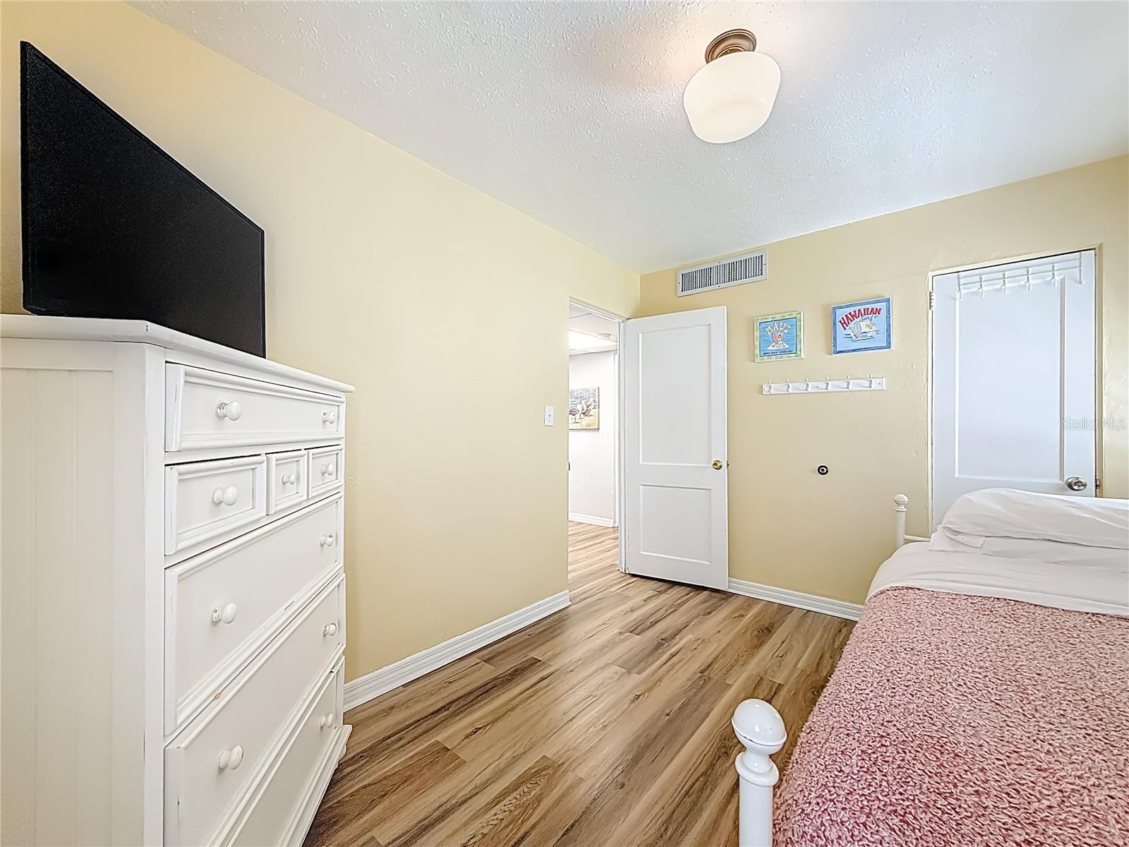 Listing photo id 16 for 6700 Sunset Way 604