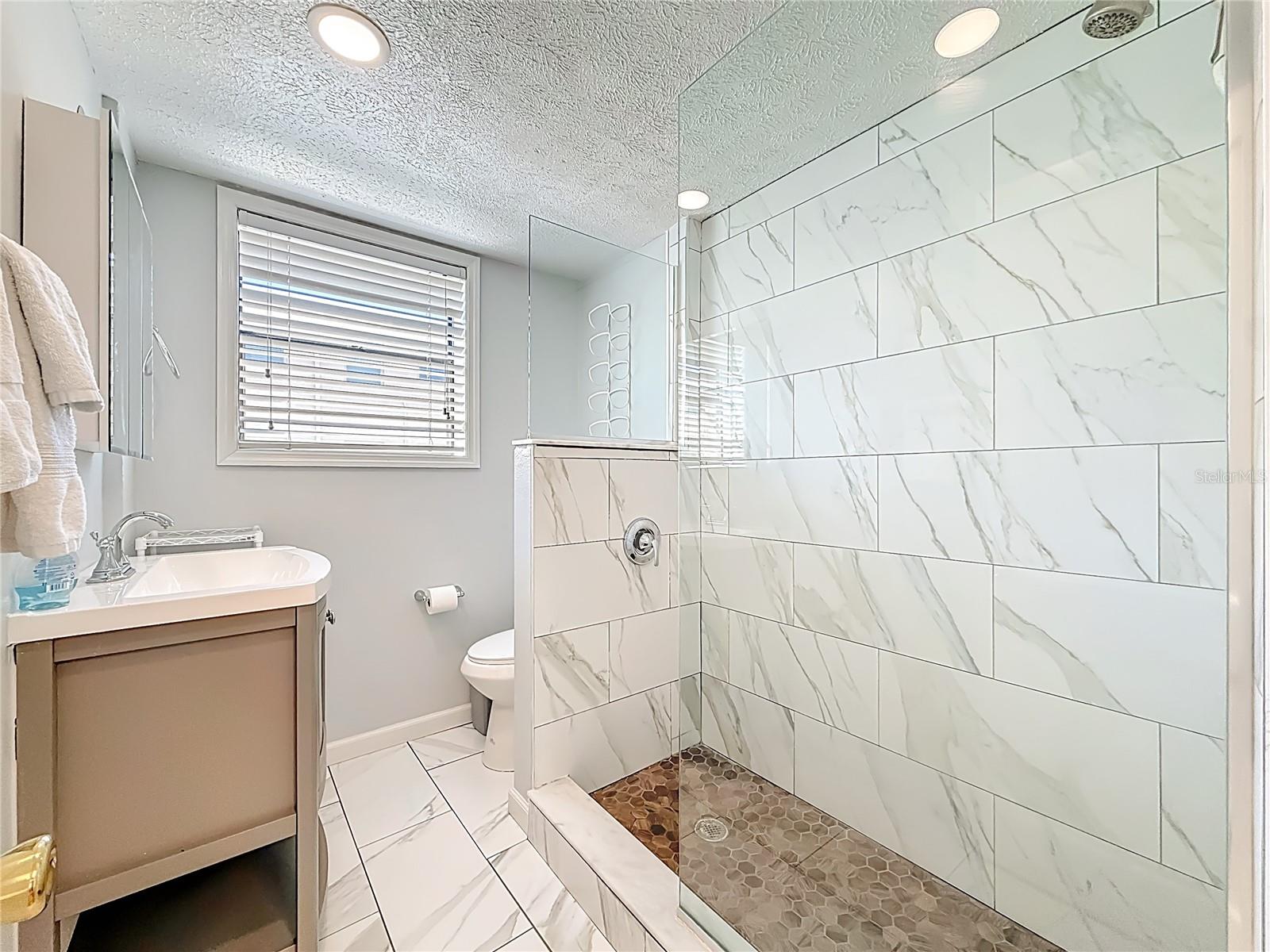 Listing photo id 20 for 6700 Sunset Way 604