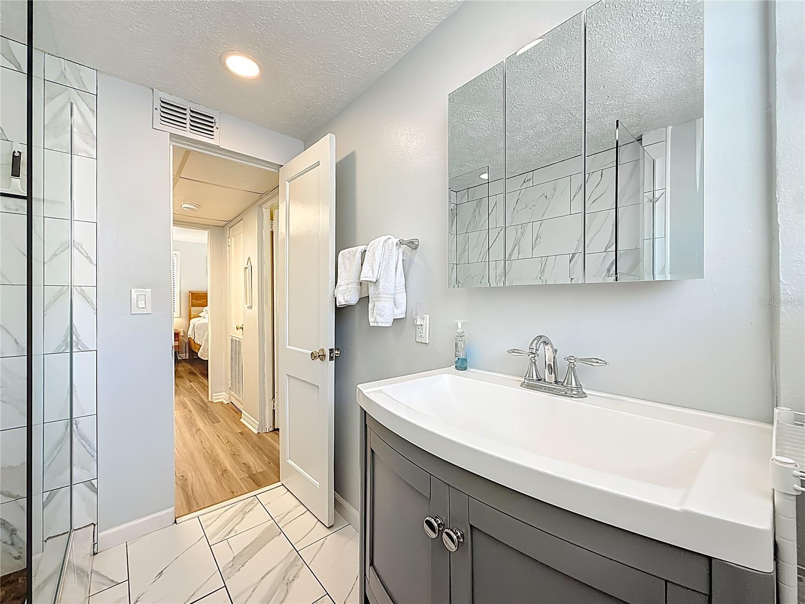 Listing photo id 22 for 6700 Sunset Way 604