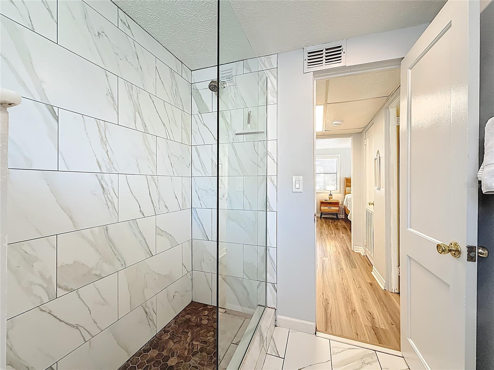 Listing photo id 23 for 6700 Sunset Way 604