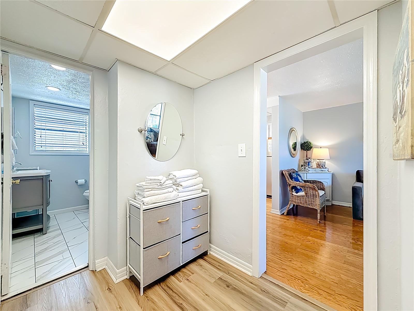 Listing photo id 24 for 6700 Sunset Way 604