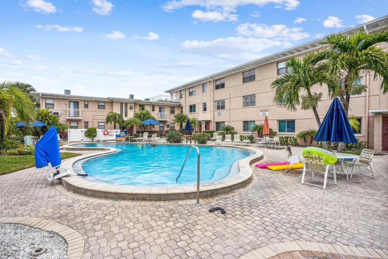 Listing photo id 4 for 6700 Sunset Way 604