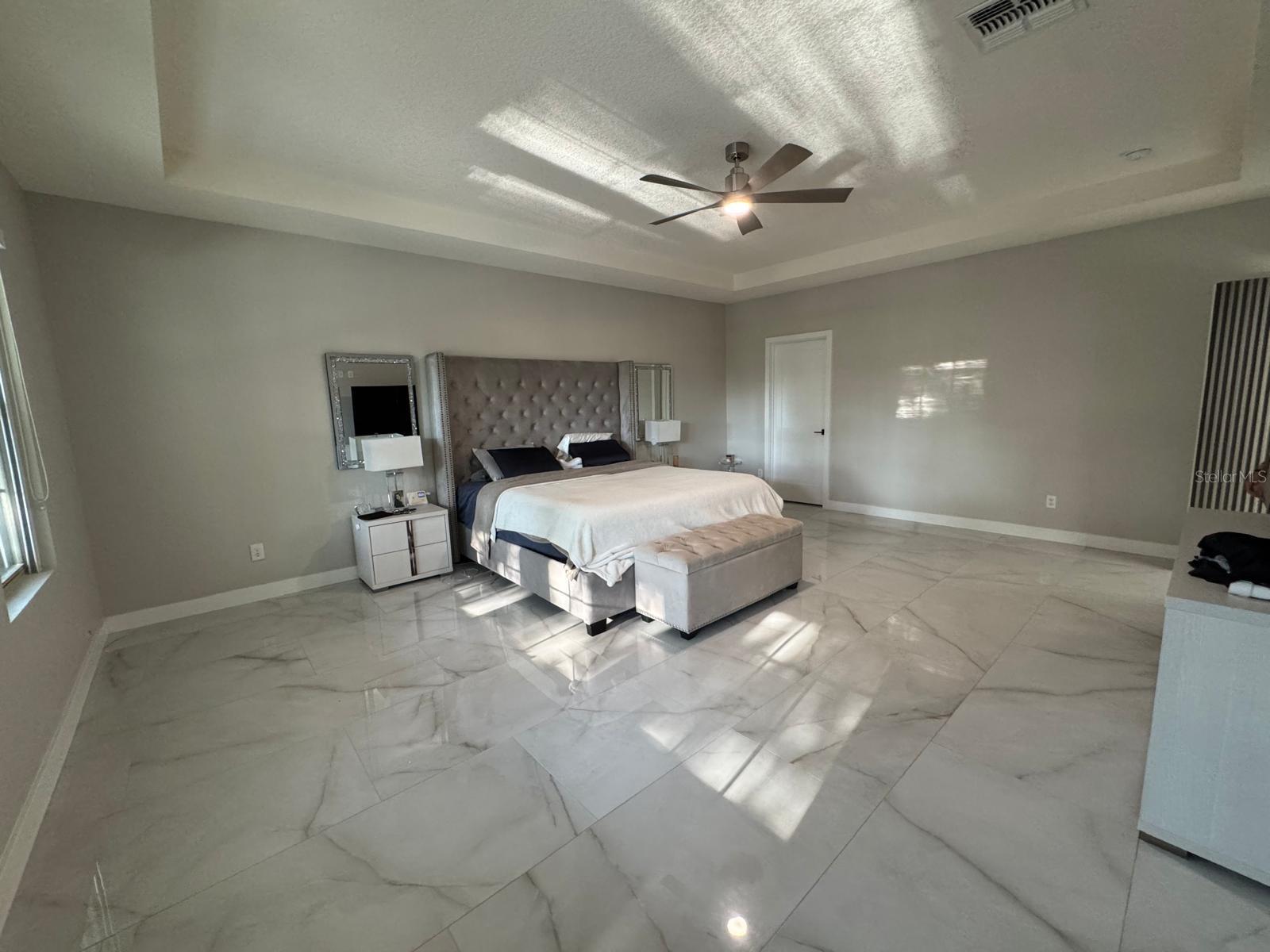 Image 22 of 54 For 14254 Sunridge Boulevard