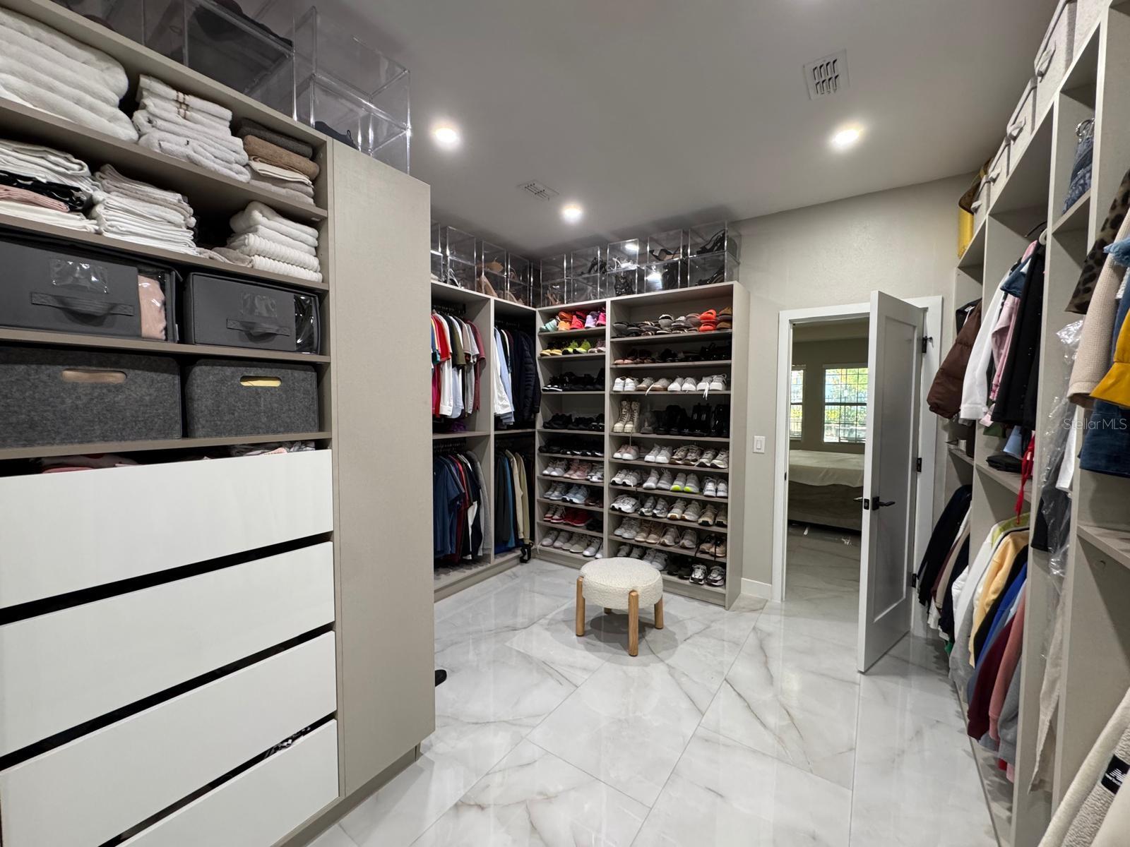 Image 25 of 54 For 14254 Sunridge Boulevard