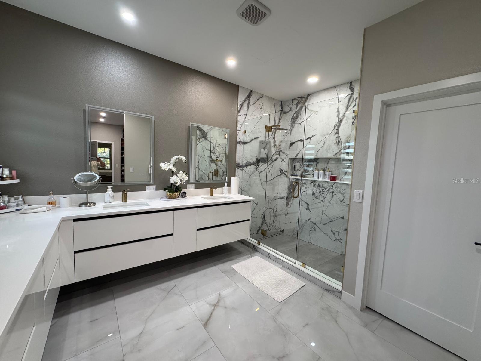 Image 28 of 54 For 14254 Sunridge Boulevard