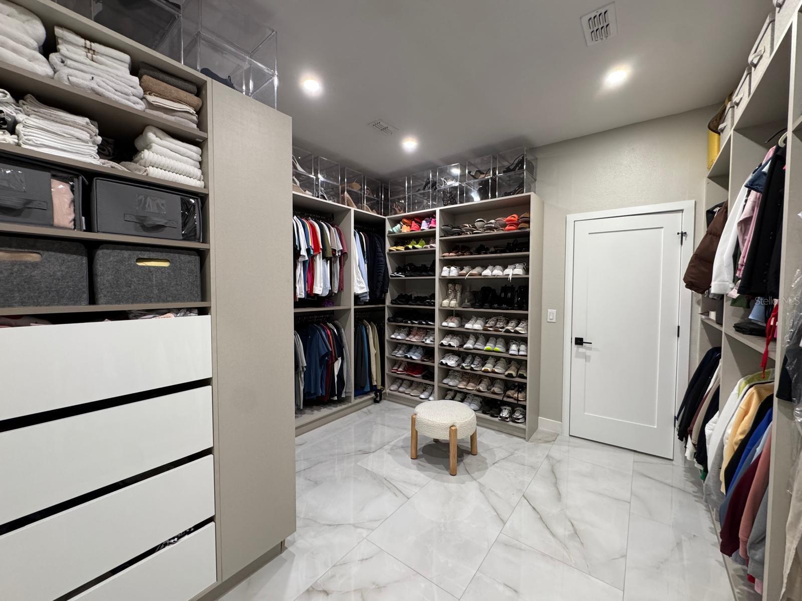 Image 34 of 54 For 14254 Sunridge Boulevard