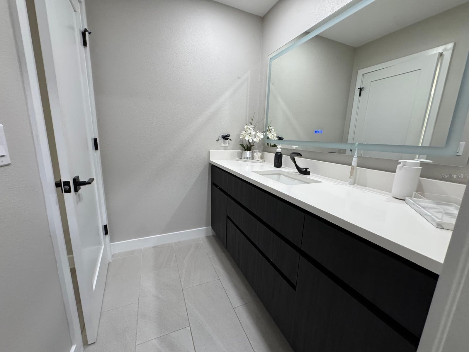 Image 40 of 54 For 14254 Sunridge Boulevard