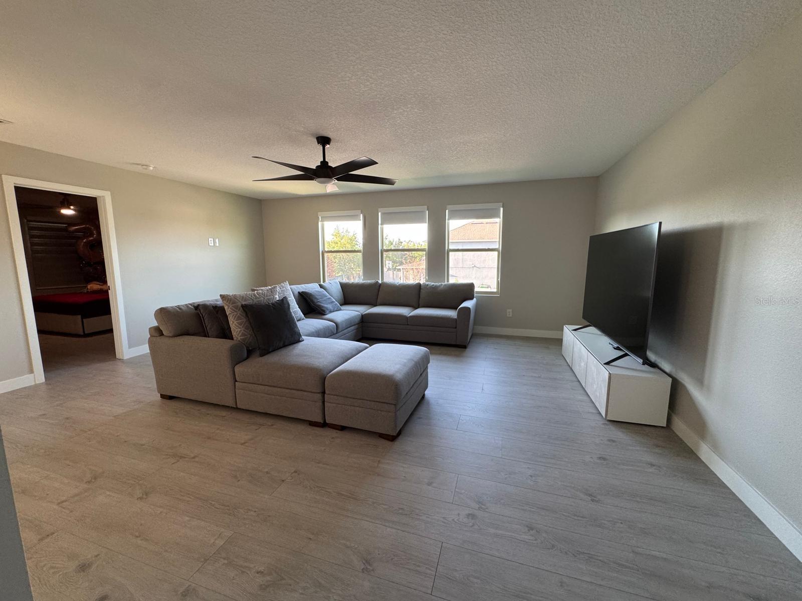 Image 47 of 54 For 14254 Sunridge Boulevard