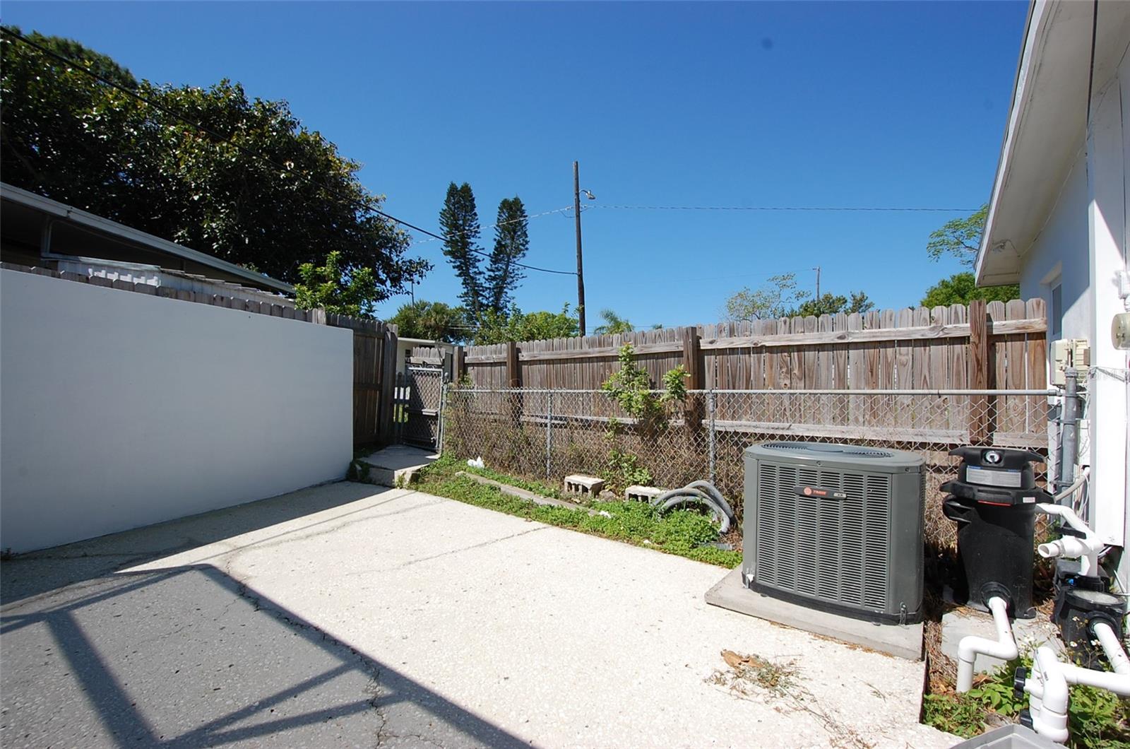 Image 15 of 16 For 1201 Betty Lane