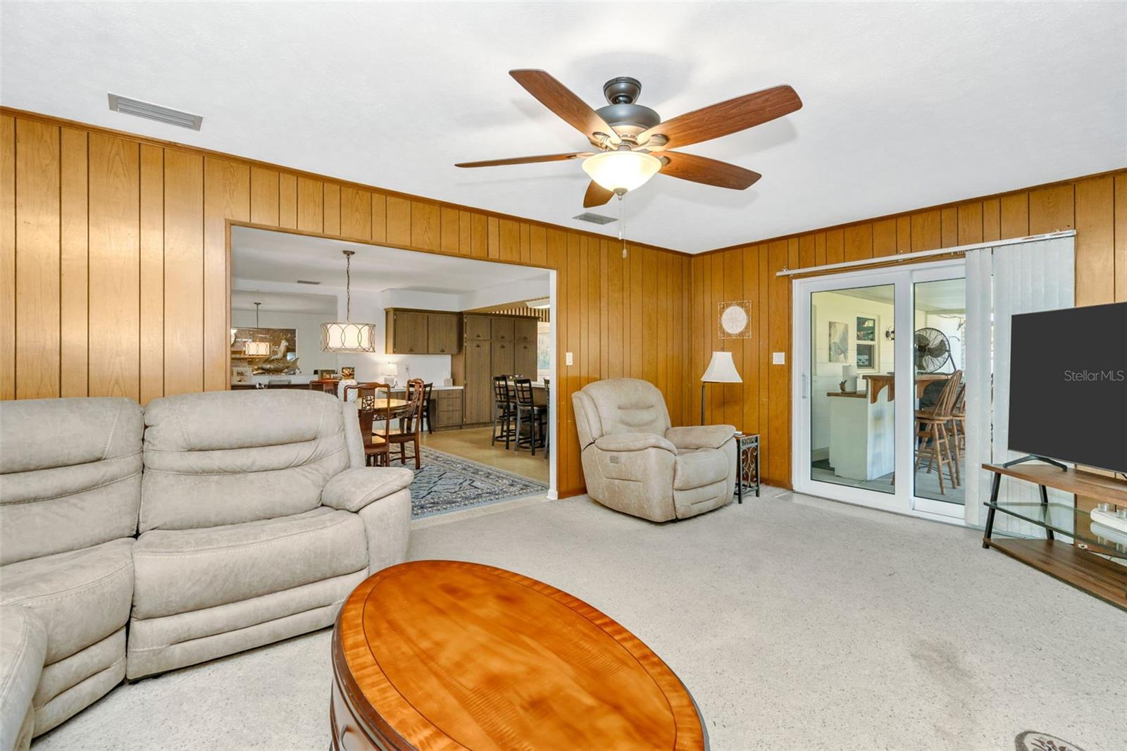 Image 19 of 41 For 808 Coulter Pl