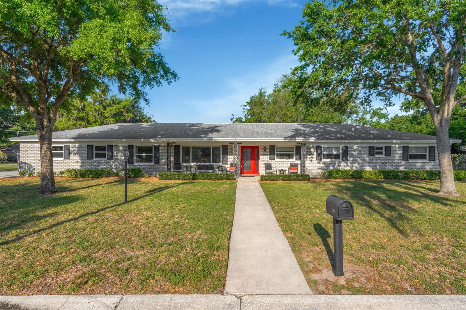 Image 2 of 41 For 808 Coulter Pl