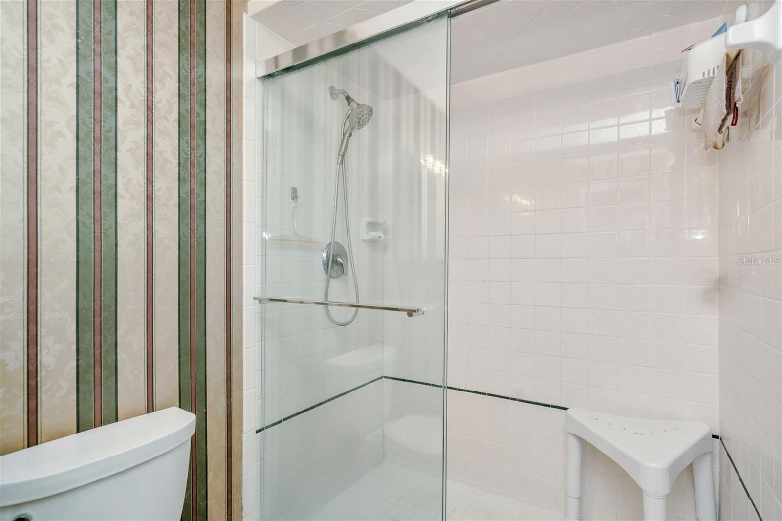 Image 24 of 41 For 808 Coulter Pl