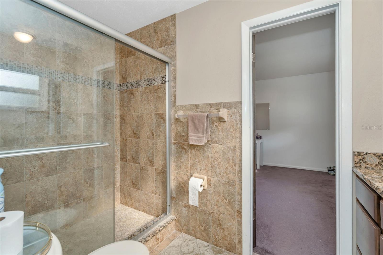 Image 27 of 41 For 808 Coulter Pl