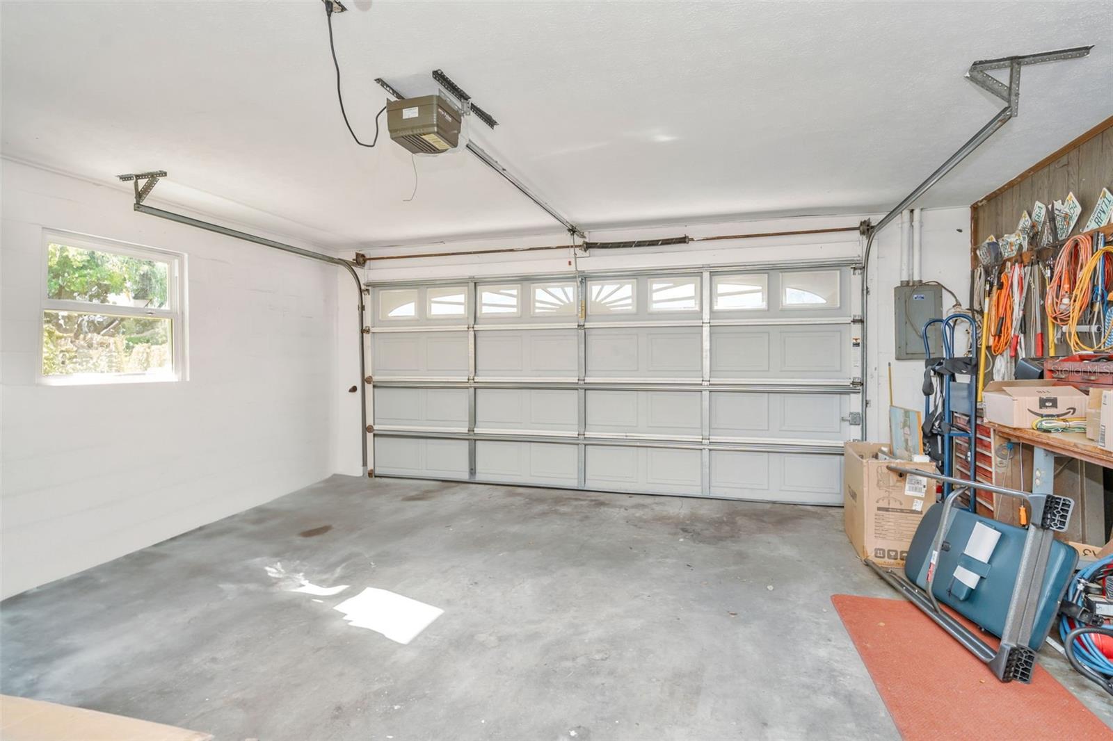 Image 33 of 41 For 808 Coulter Pl