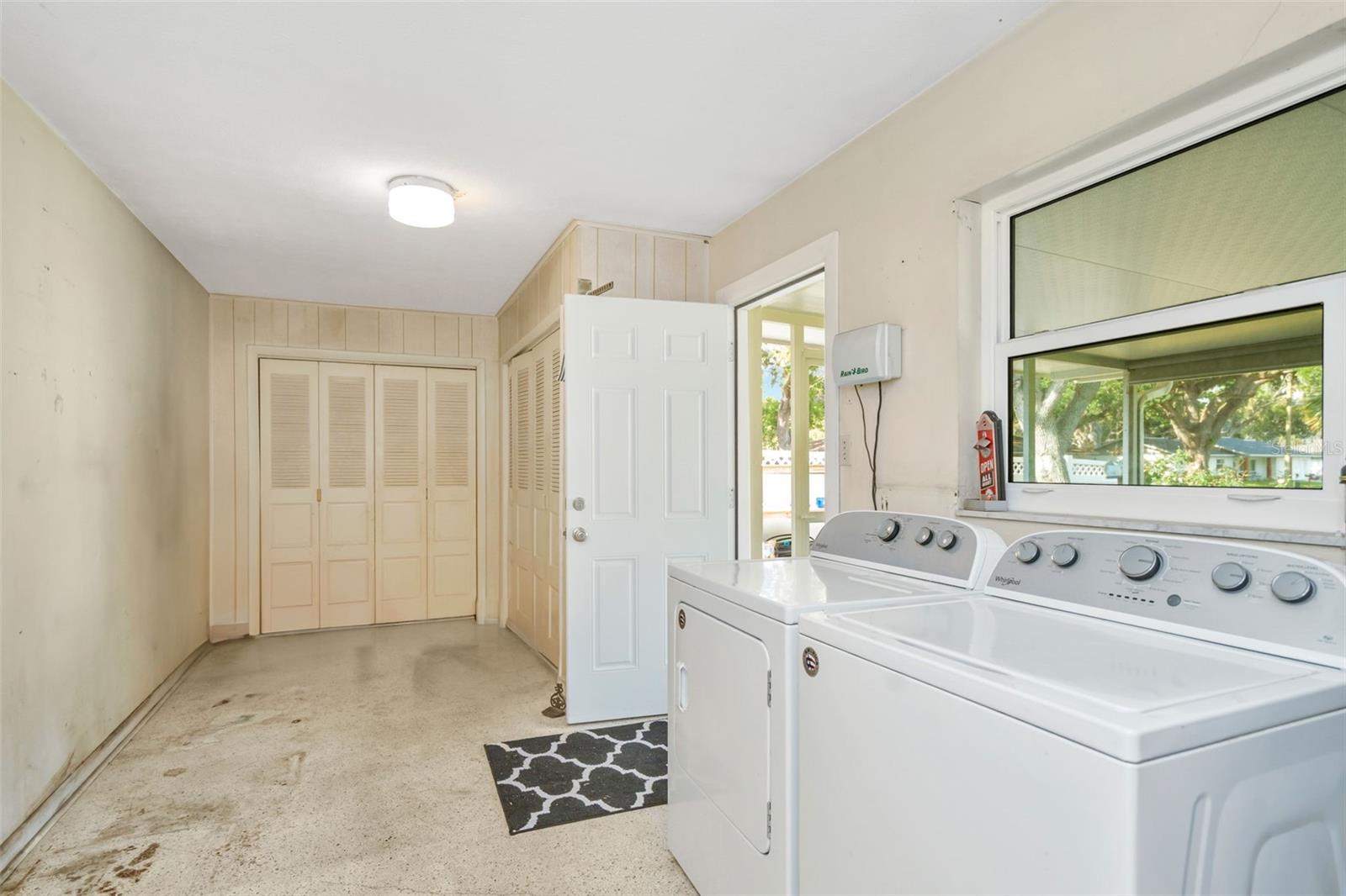 Image 34 of 41 For 808 Coulter Pl