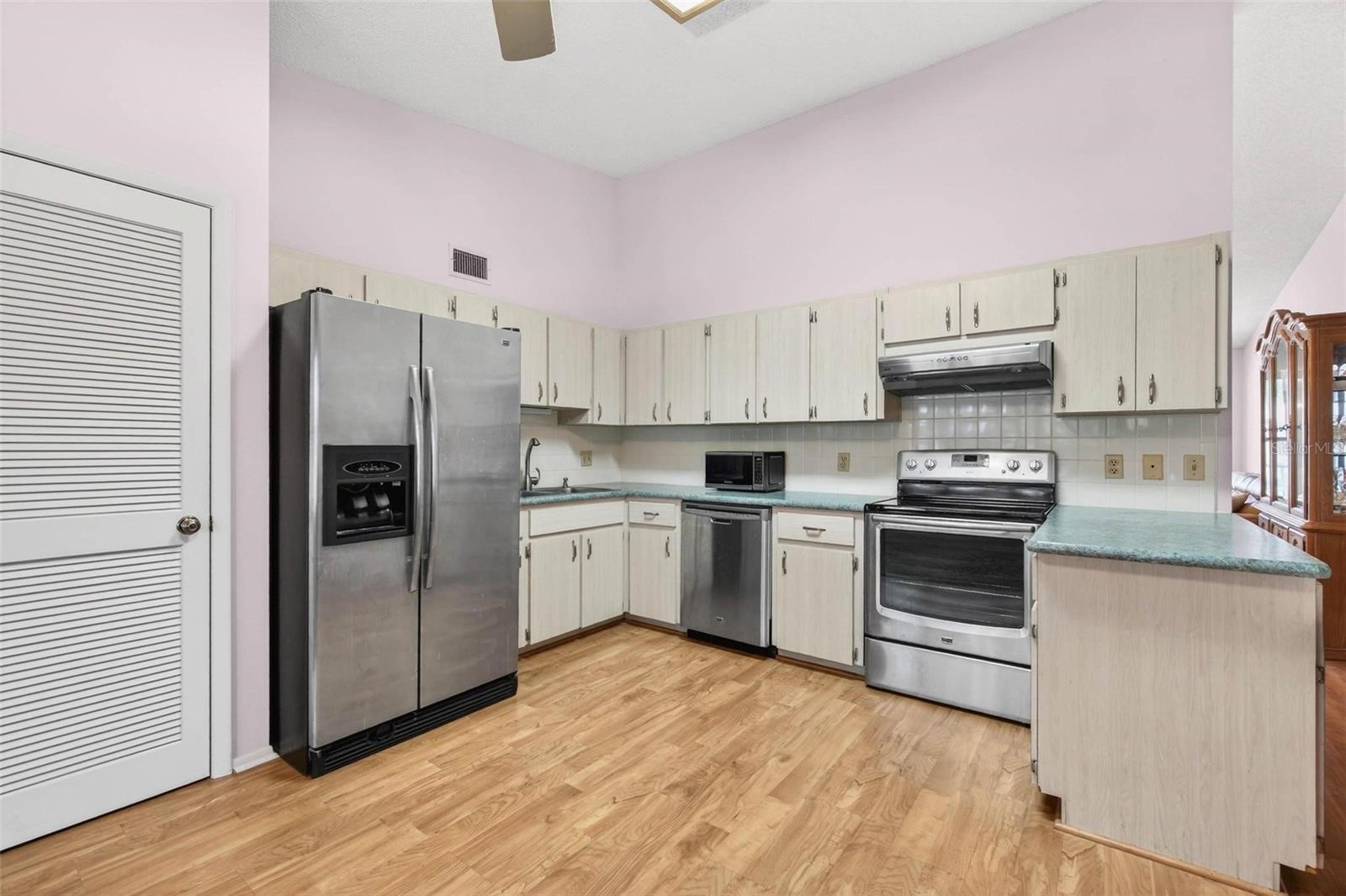 Image 8 of 67 For 2220 Swedish Drive 36