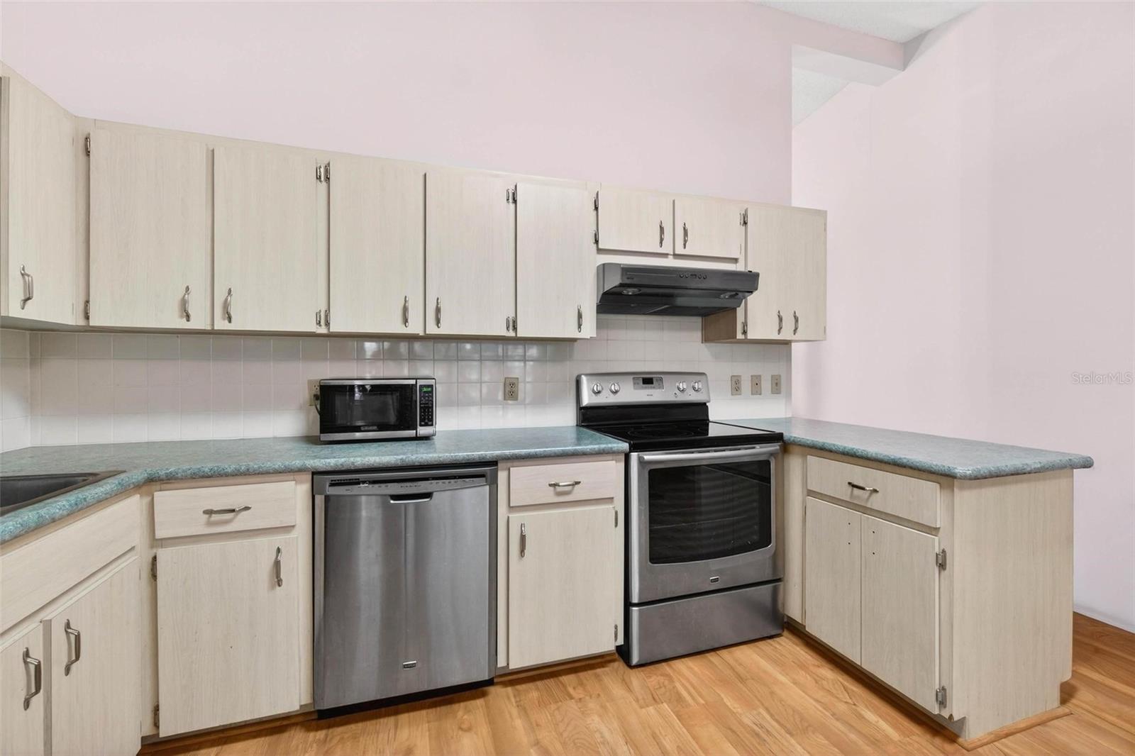 Image 9 of 67 For 2220 Swedish Drive 36