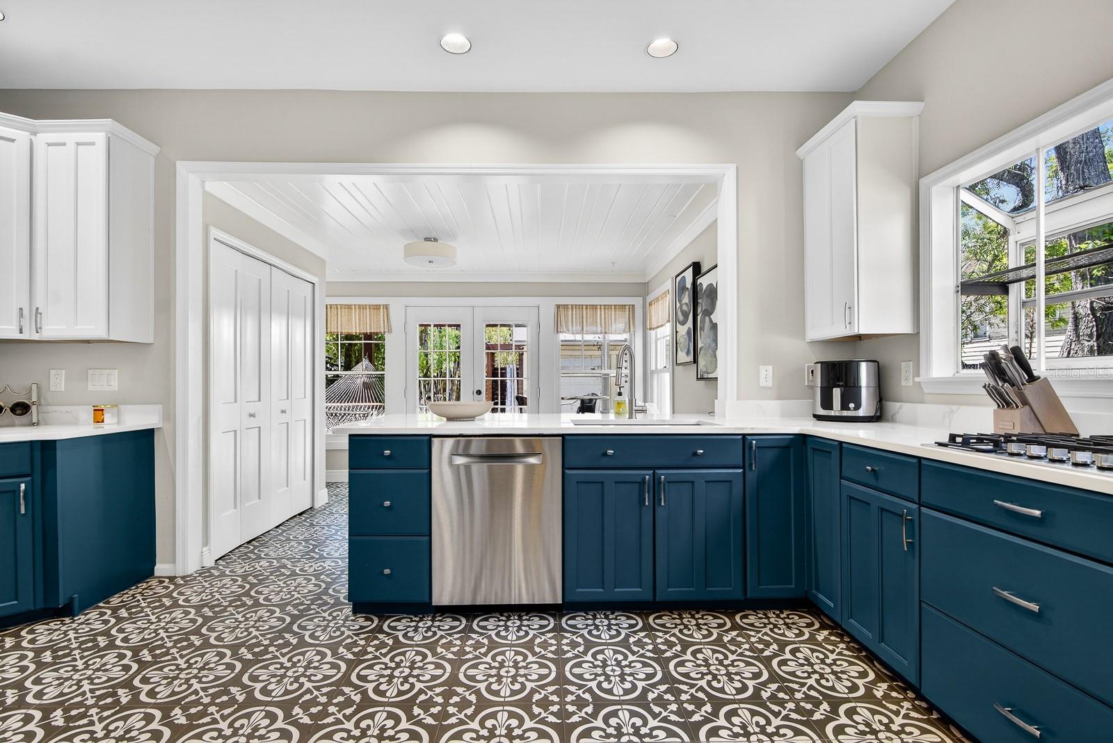 Image 16 of 53 For 2303 Ardson Place