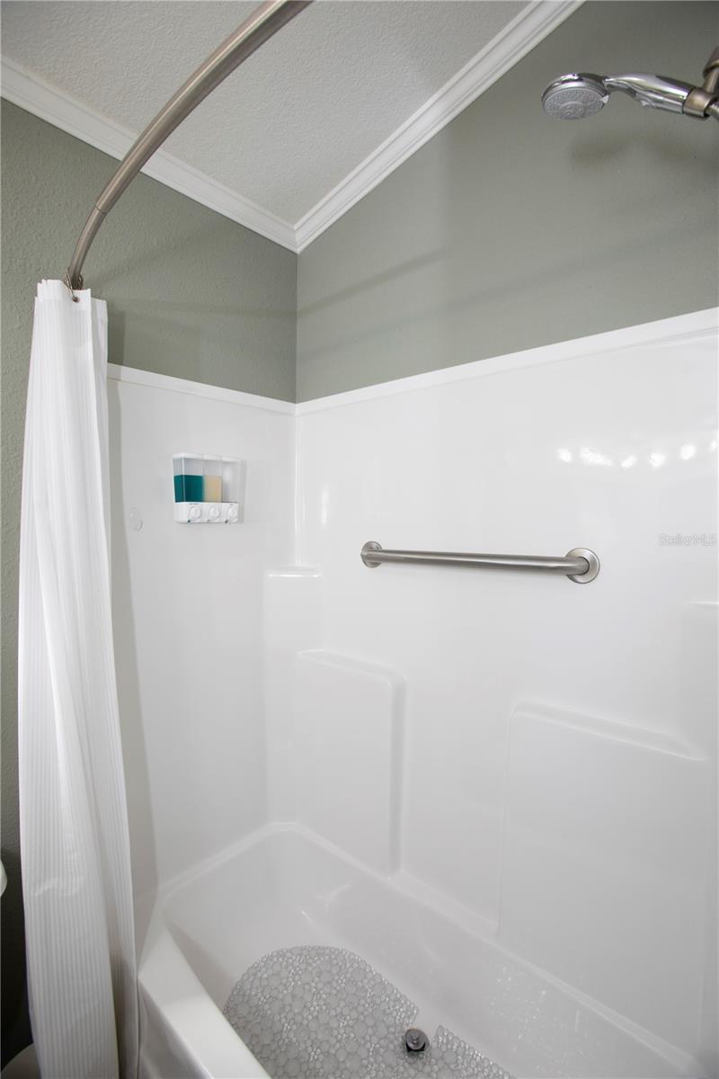 Image 13 of 44 For 5642 Oak Ridge Avenue