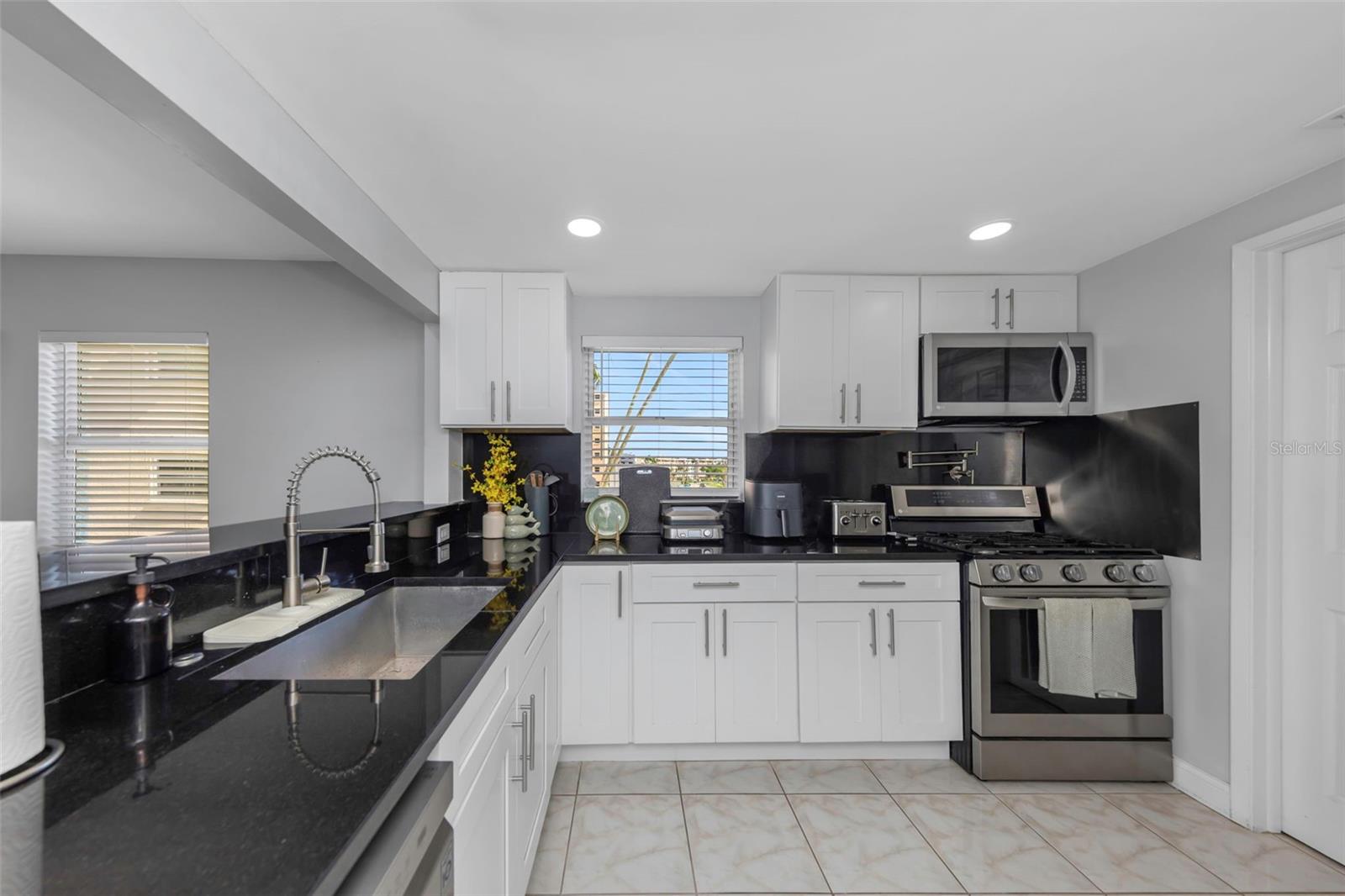 Image 10 of 69 For 1819 Shore Drive S 318