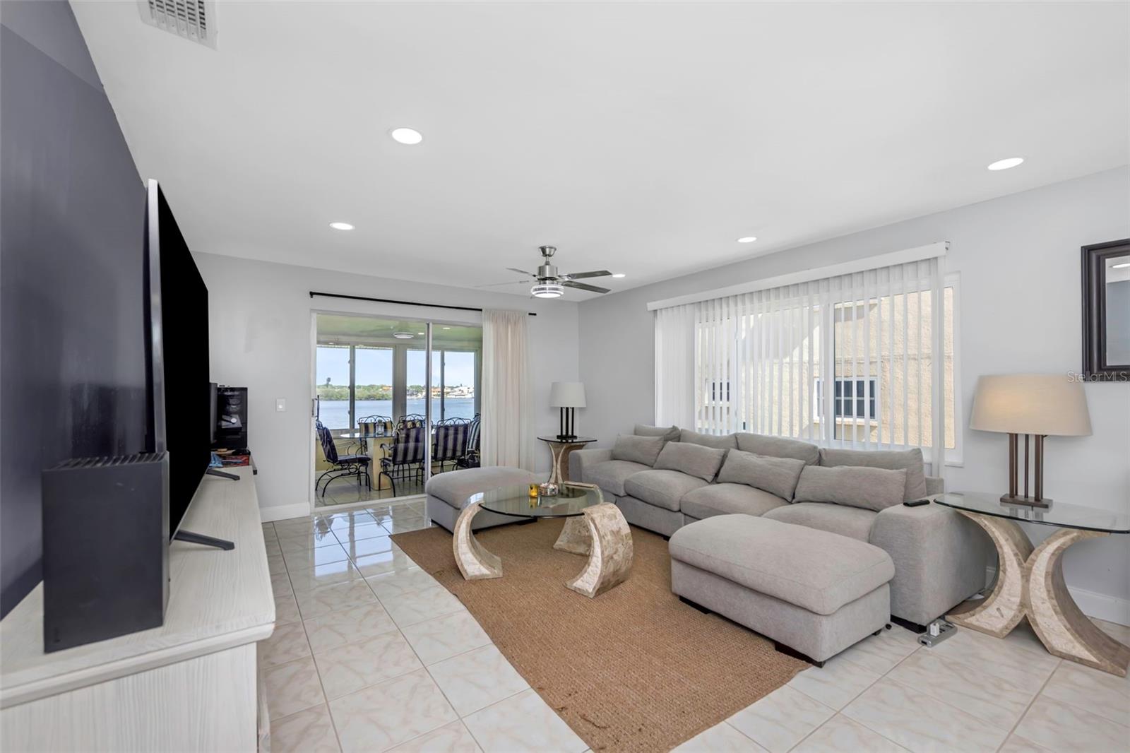 Image 13 of 69 For 1819 Shore Drive S 318