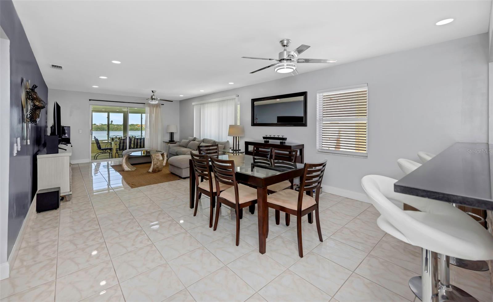 Image 33 of 69 For 1819 Shore Drive S 318