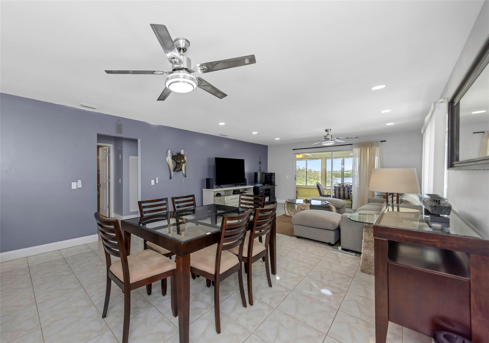 Image 36 of 69 For 1819 Shore Drive S 318