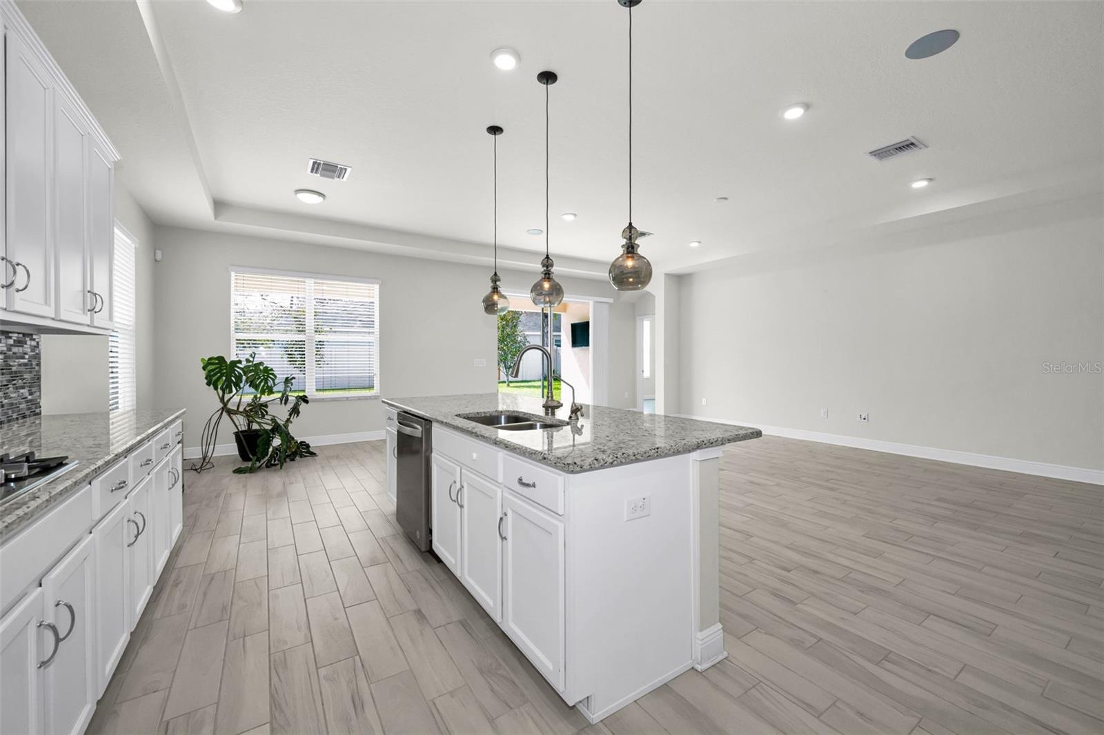 Image 11 of 63 For 21654 Billowy Jaunt Drive