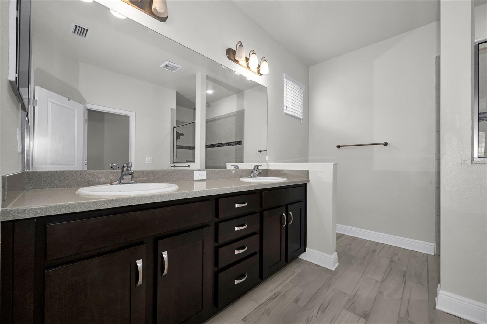 Image 22 of 63 For 21654 Billowy Jaunt Drive