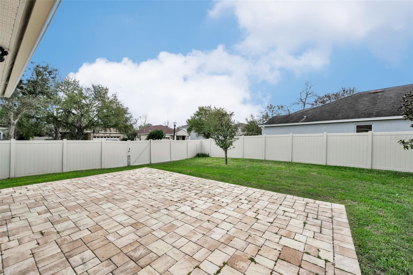 Image 37 of 63 For 21654 Billowy Jaunt Drive