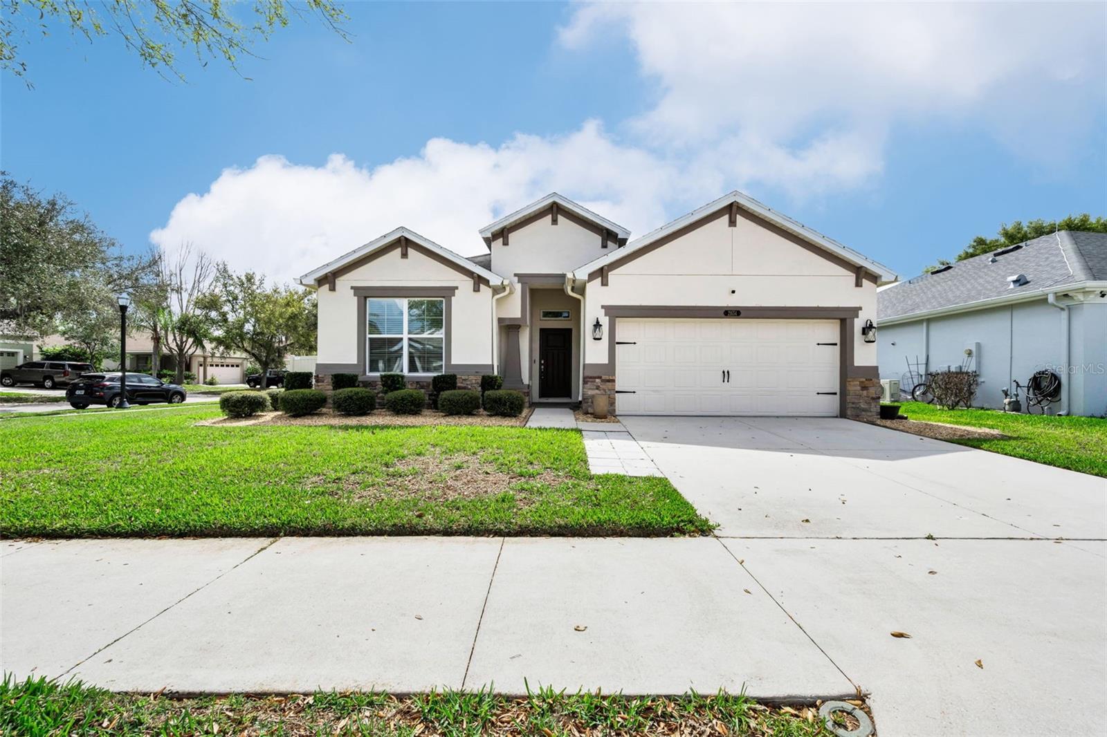 Image 43 of 63 For 21654 Billowy Jaunt Drive