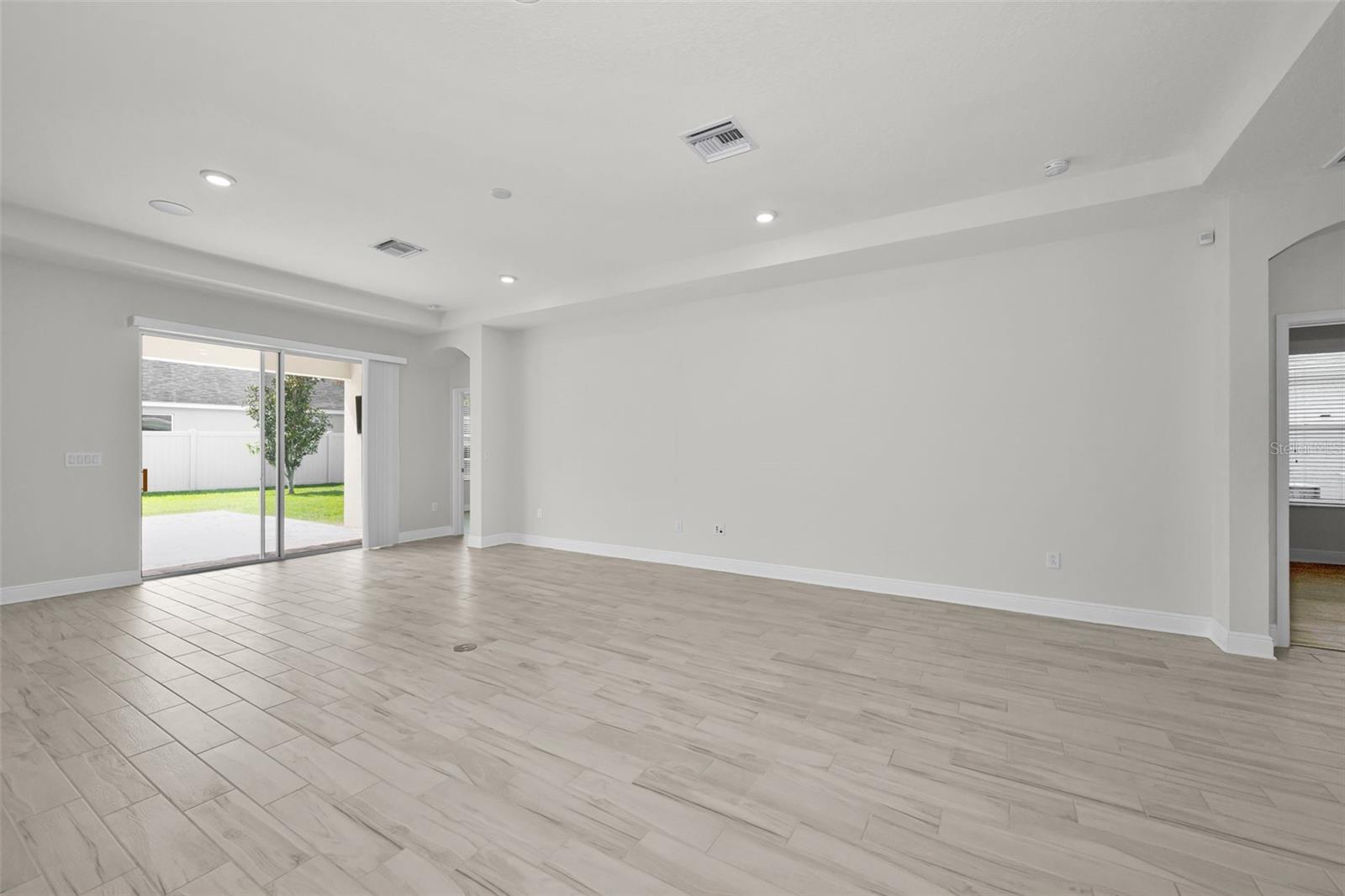 Image 6 of 63 For 21654 Billowy Jaunt Drive