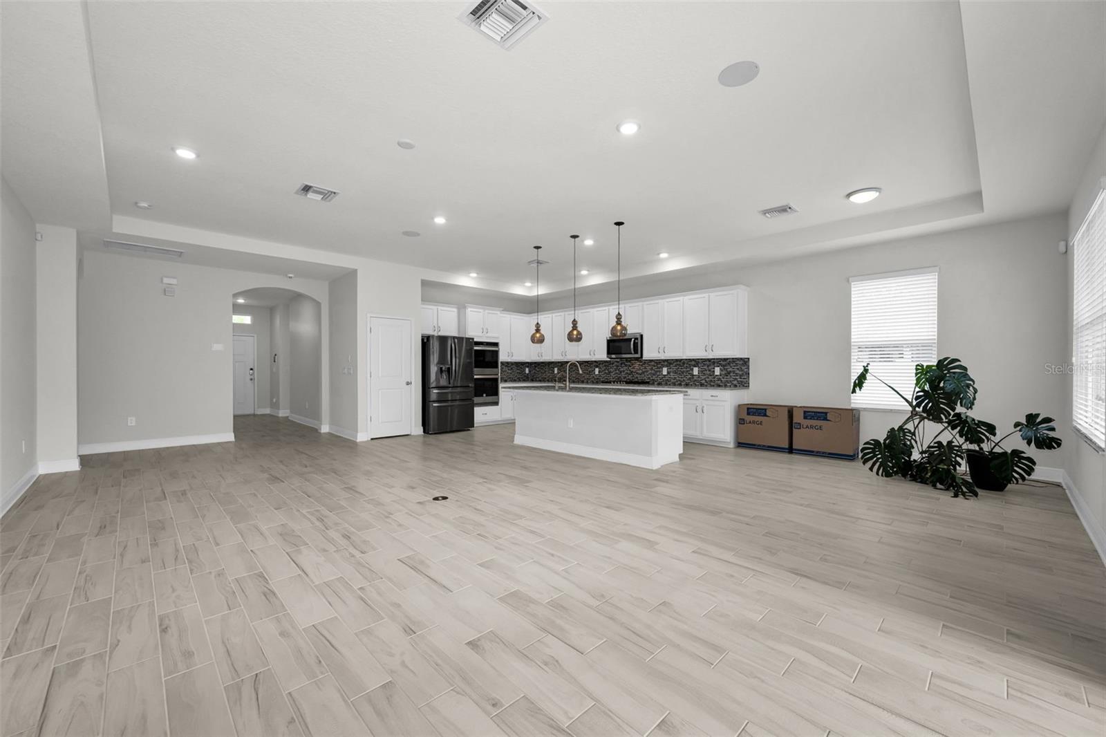 Image 7 of 63 For 21654 Billowy Jaunt Drive