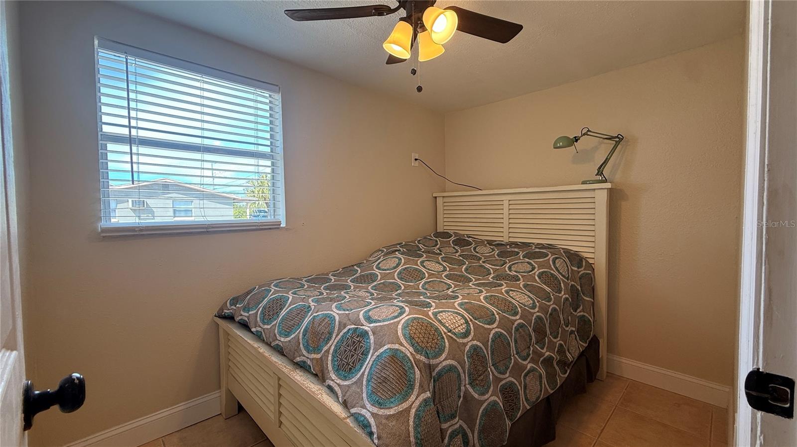 Image 10 of 45 For 12611 1st Isle