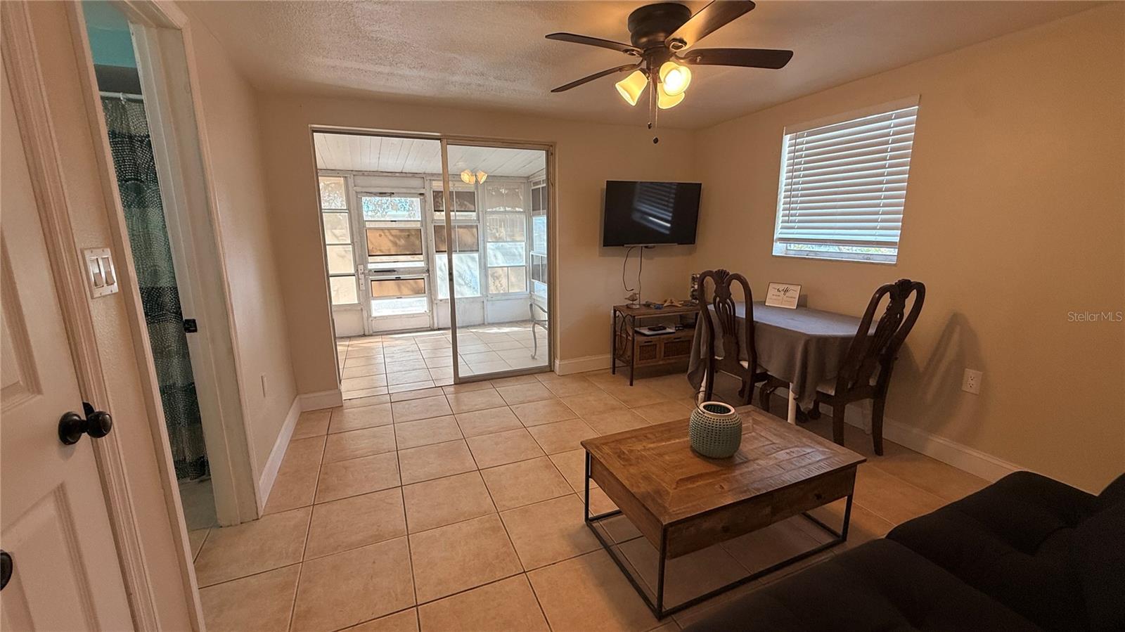 Image 12 of 45 For 12611 1st Isle