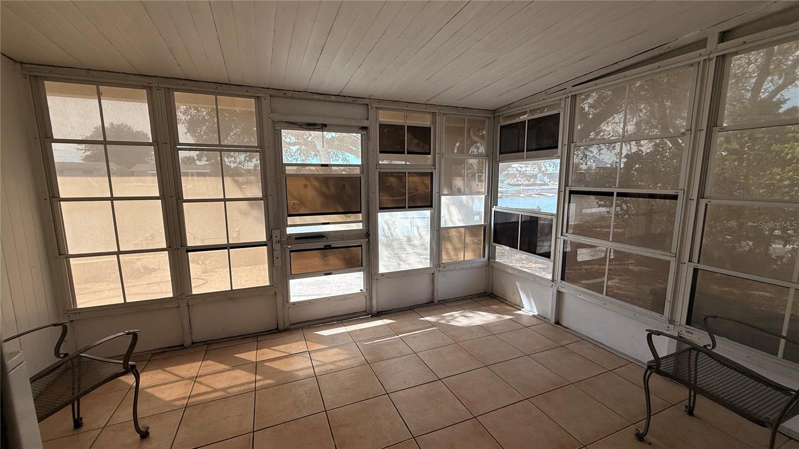 Image 17 of 45 For 12611 1st Isle