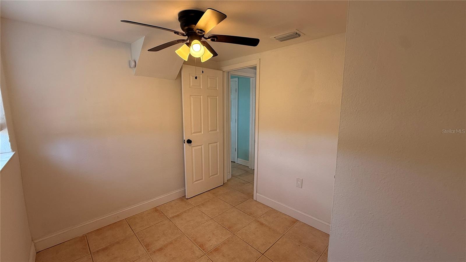 Image 27 of 45 For 12611 1st Isle