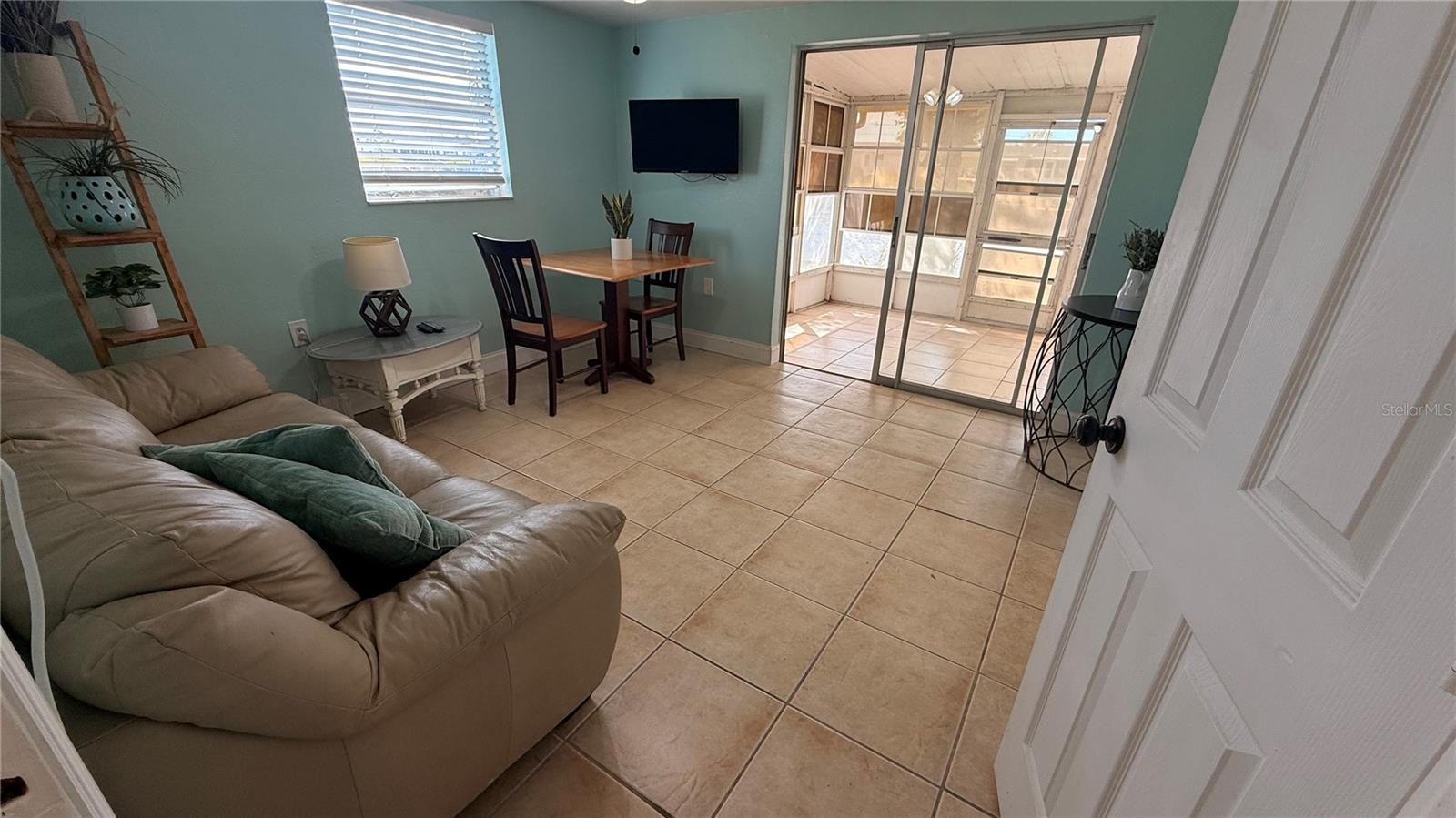 Image 28 of 45 For 12611 1st Isle