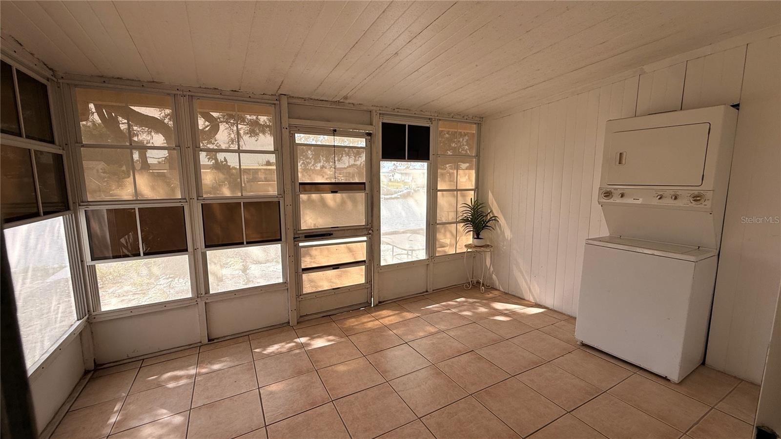 Image 31 of 45 For 12611 1st Isle