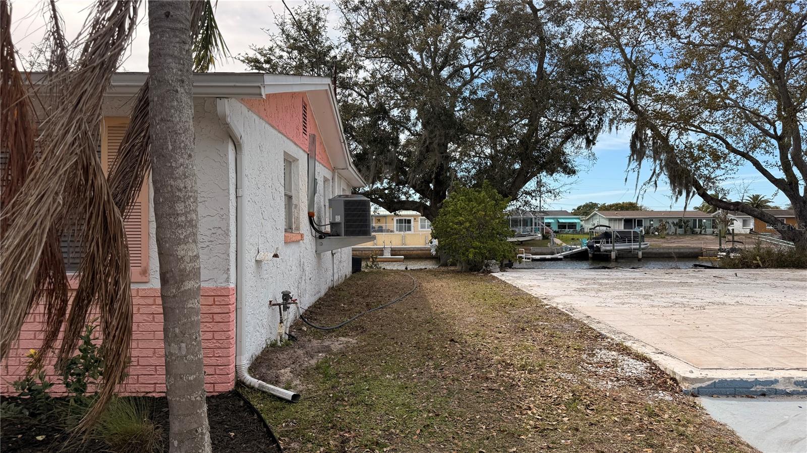 Image 43 of 45 For 12611 1st Isle