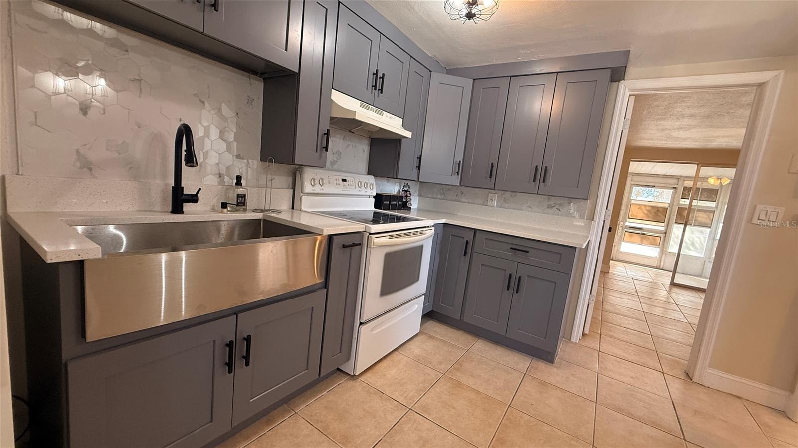 Image 6 of 45 For 12611 1st Isle