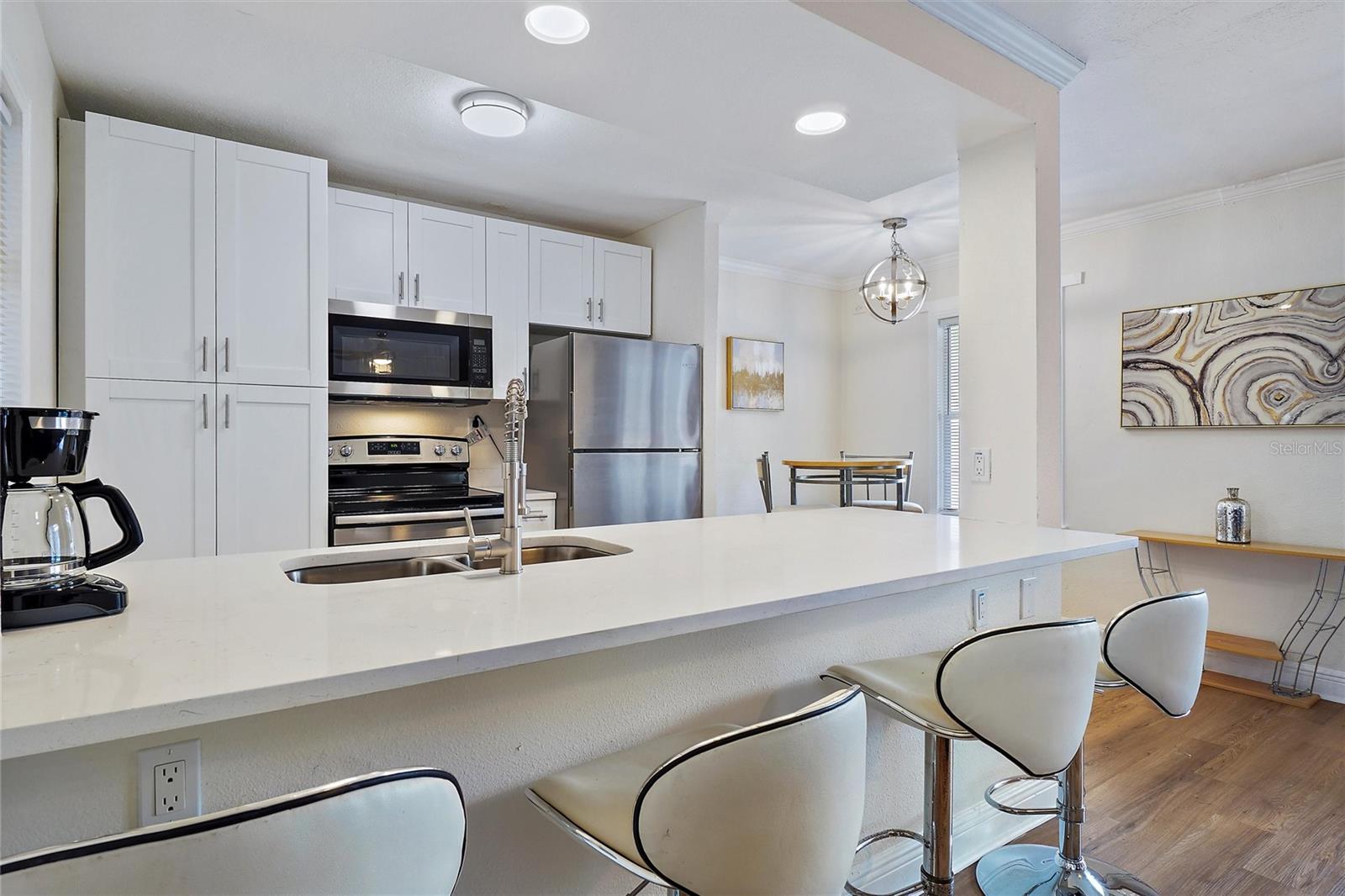 Image 10 of 64 For 221 Hale Avenue