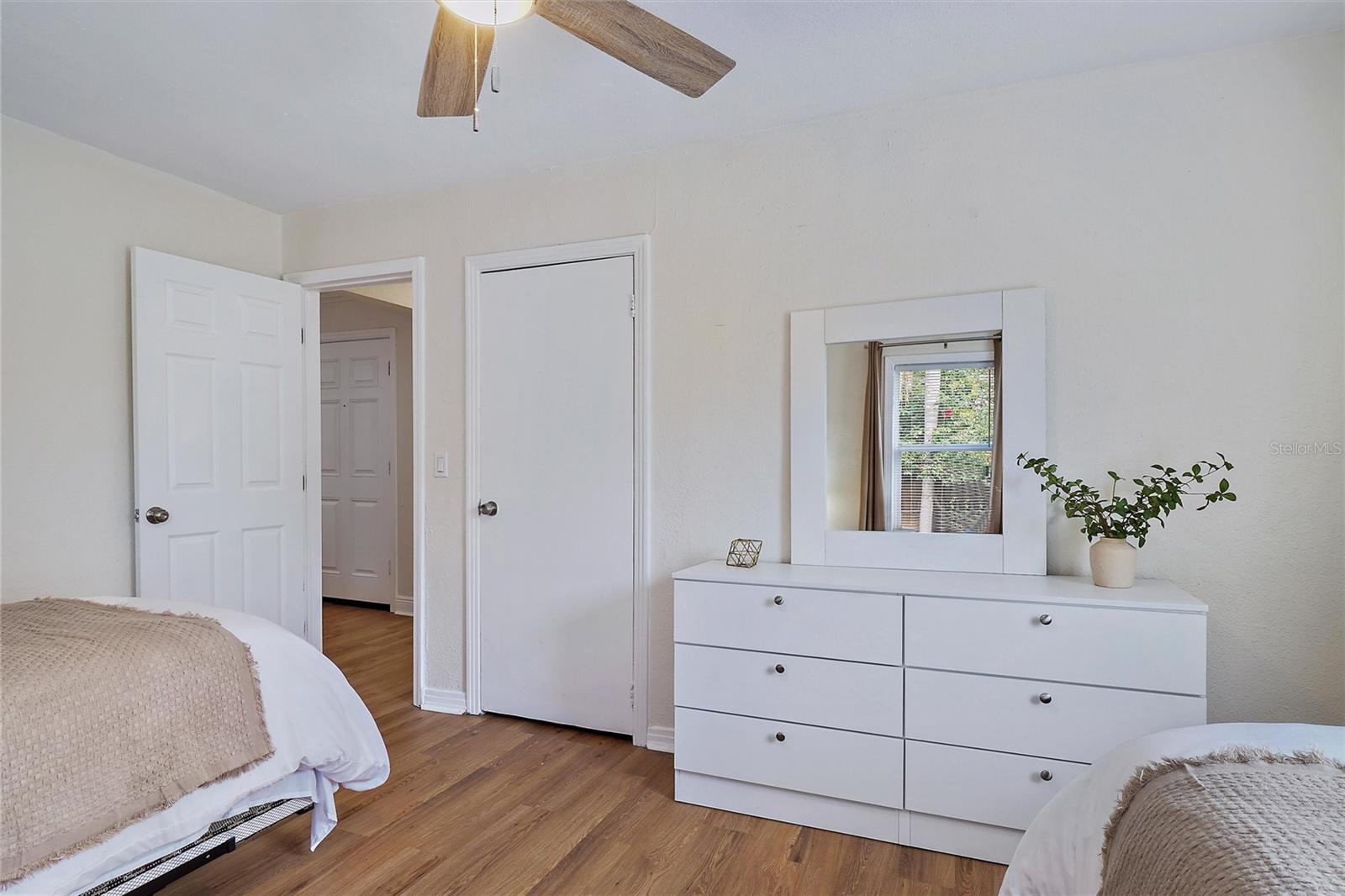 Image 20 of 64 For 221 Hale Avenue