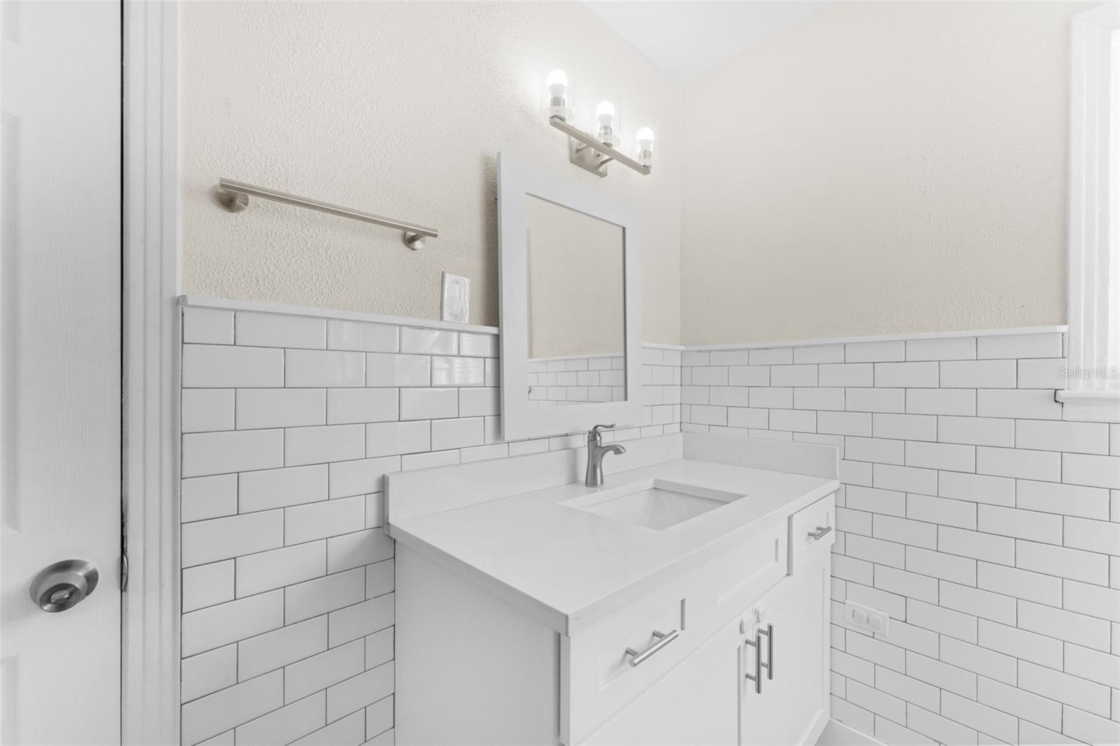 Image 41 of 64 For 221 Hale Avenue