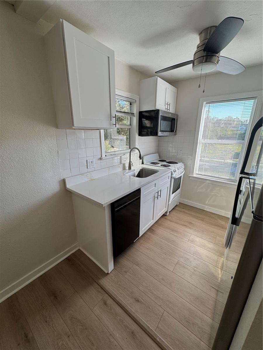 Image 49 of 64 For 221 Hale Avenue