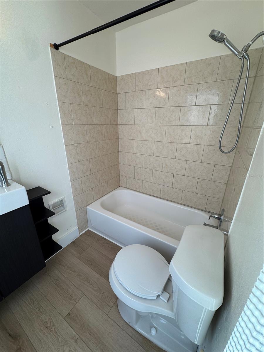 Image 53 of 64 For 221 Hale Avenue