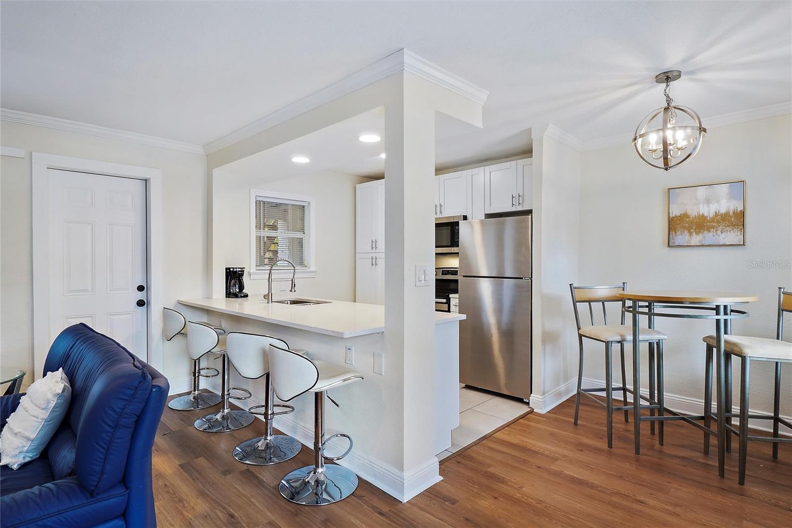 Image 6 of 64 For 221 Hale Avenue