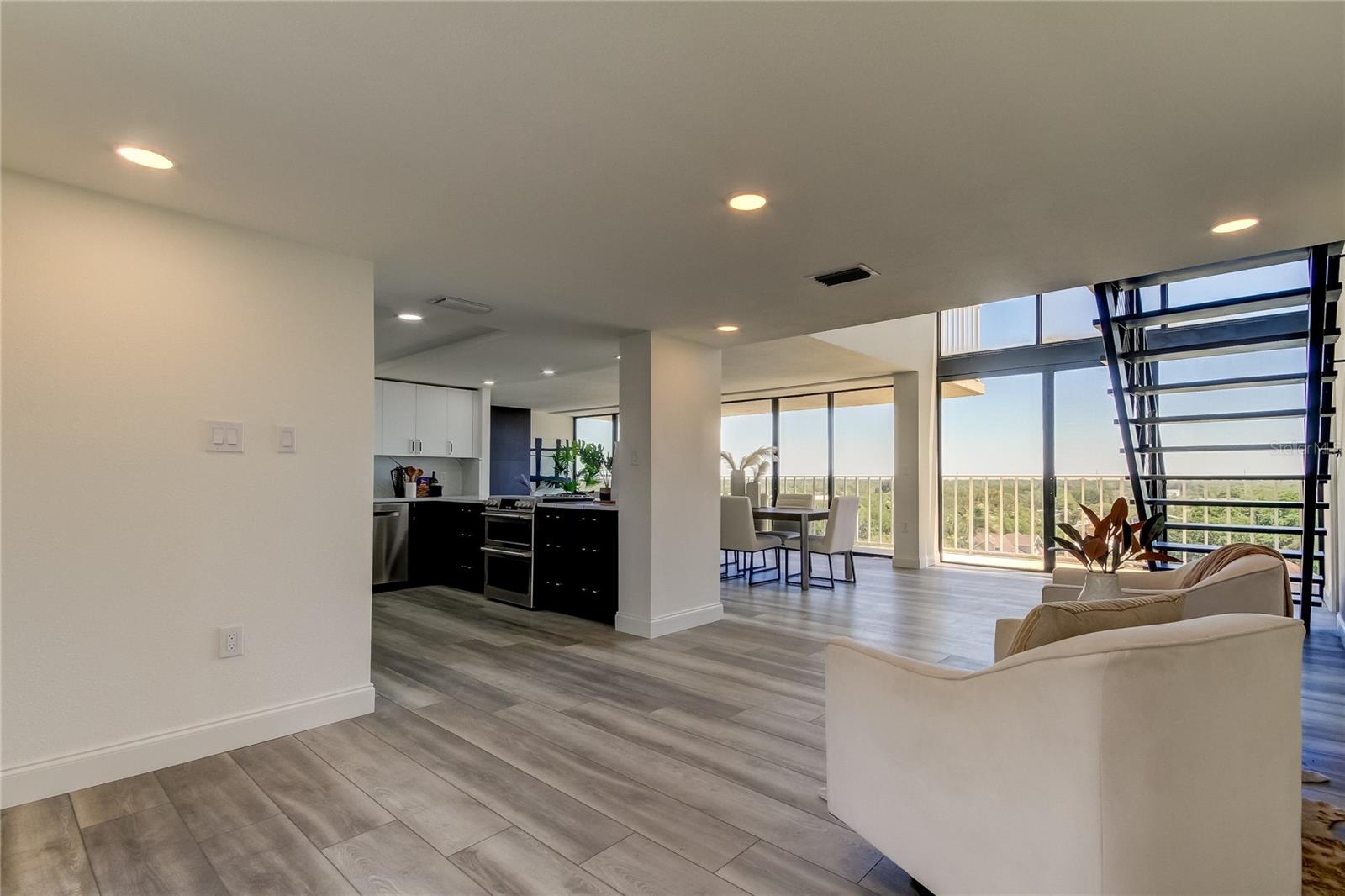 Image 20 of 72 For 500 Osceola Avenue H