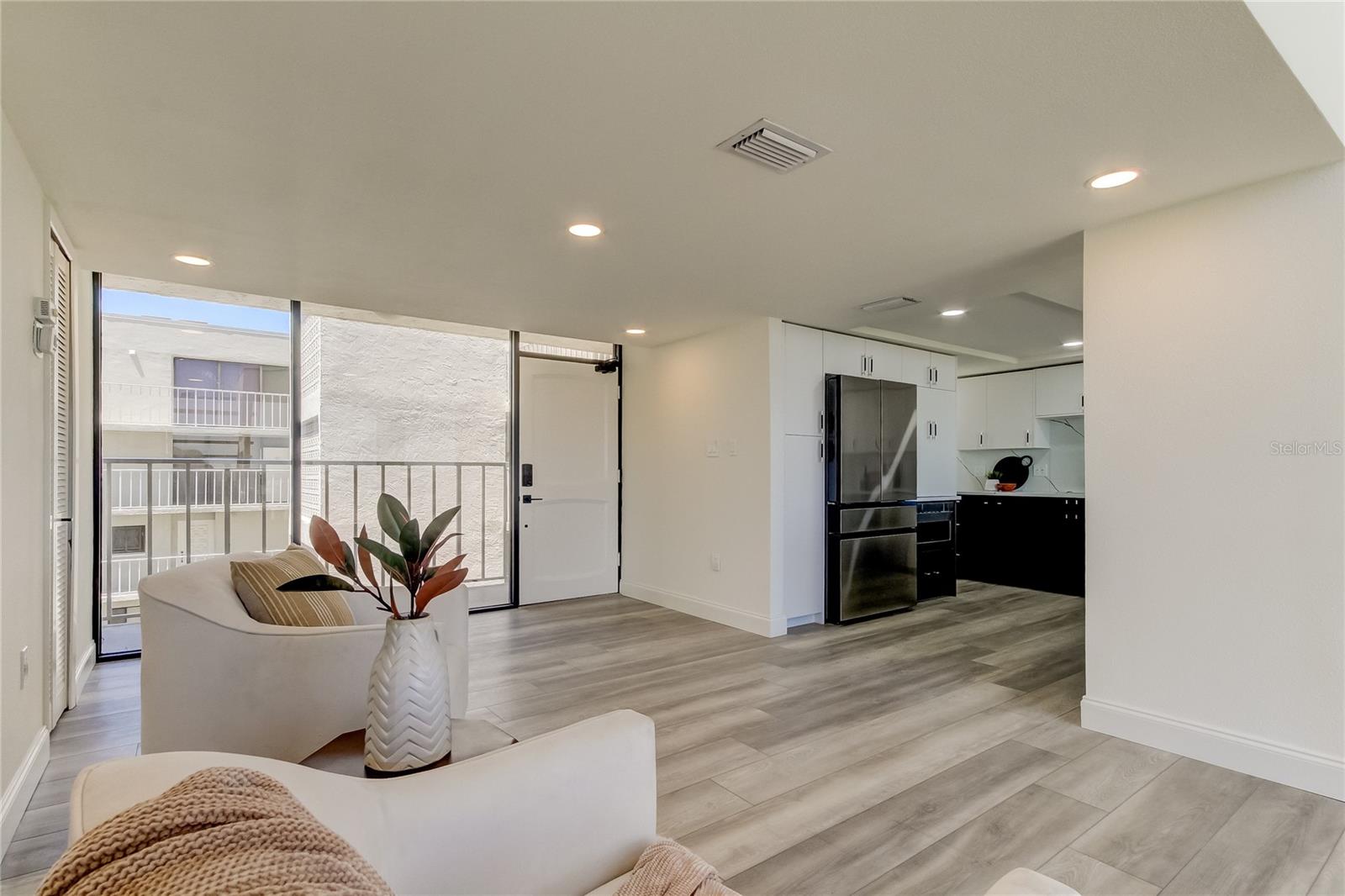 Image 23 of 72 For 500 Osceola Avenue H